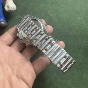 นาฬิกาข้อมือผู้ชายสีเขียวสุดหรู ระบบโครโนกราฟ ควอตซ์ ตัวเรือนเซรามิก ขอบเซรามิก สายสแตนเลสสตีล 316L เครื่องญี่ปุ่น VK สำหรับผู้ชาย - Product Image 4