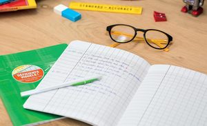 Notebook con pinzatura 63796C per disabilità visive 17X22 cm 96 grandi quadrati neri 2.5mm ingranditi 10/10 carta bianca da 90 g - Product Image 4