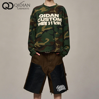 Ensemble personnalisé pour homme : Sweat-shirt camouflage tissé et short en jean, style streetwear vintage avec empiècements en cuir, coupe ample, manches longues, 2 pièces, fabrication OEM