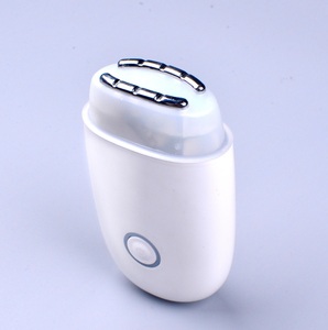 Máquina Facial Recargable <span class=keywords><strong>Hotbird</strong></span> a Prueba de Agua IPX5 para Cuidado Personal con Microcorriente y EMS para Lifting Facial con Batería de Litio - Product Image 2