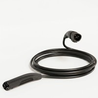 Câble de charge anti-emmêlement conçu pour un rangement facile, idéal pour une utilisation à domicile, garde les câbles bien rangés et sans tracas