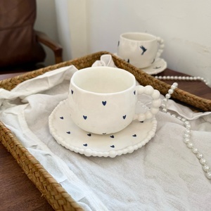 Novo Design: Conjunto de Chá e Café em Cerâmica Elegante Estilo Francês 2026 com Pires e Xícaras Artesanais com Pérolas, Ideal para Sorvete e Chá da Tarde - Product Image 1