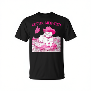 Camiseta Gettin' Meowied Western Cowgirl Cat, camiseta para despedida de soltera, camiseta unisex para adultos con cuello redondo y manga corta con estampado digital - Product Image 2