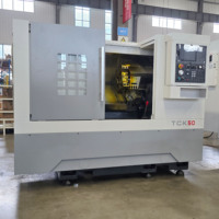 Tour CNC TCK50 avec système de commande Fanuc / GSK / Mitsubishi, tour à métaux CNC robuste pour usinage intensif