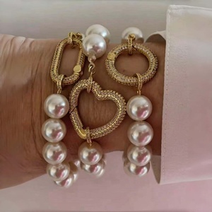 Pulseras <span class=keywords><strong>de</strong></span> Moda con Forma <span class=keywords><strong>de</strong></span> Corazón, Diamantes Brillantes, Perlas <span class=keywords><strong>de</strong></span> Concha <span class=keywords><strong>de</strong></span> Agua Dulce Grandes, Chapadas en Oro <span class=keywords><strong>de</strong></span> 18k, Conjuntos <span class=keywords><strong>de</strong></span> Pulseras <span class=keywords><strong>de</strong></span> Joyería para Mujer - Product Image 6