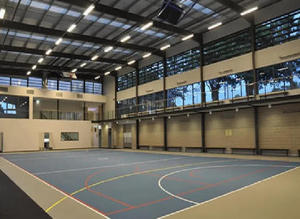 โรงงานผลิตสำเร็จรูปทนลมและโครงสร้างเหล็กสำเร็จรูปสำหรับสนามแบดมินตันสำหรับศูนย์ฝึก<span class=keywords><strong>อบรม</strong></span> - Product Image 6