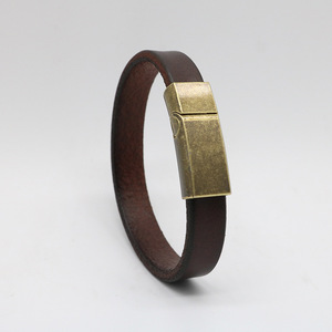Bracelet <span class=keywords><strong>en</strong></span> cuir <span class=keywords><strong>en</strong></span> acier inoxydable pour hommes à la mode avec plaqué <span class=keywords><strong>or</strong></span> Bracelets polyvalents à boucle gravée au design simple à la mode - Product Image 5