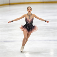 Robe de patinage artistique dégradé noir et rose, col halter, maille ornée de strass, manches longues, costume de compétition de patinage sur glace