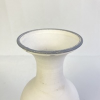 Vase de table décoratif moderne en métal vintage Lander pour la décoration intérieure