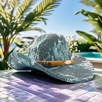 Chapeaux de cowboy personnalisés en gros à imprimé serpent avec plumes dorées, style bohème, pour fêtes champêtres, pour adultes