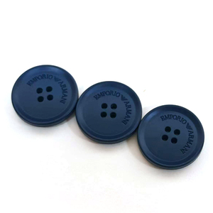 Individuelles Logo 4-Loch Umweltfreundliche Materialien für Modedesigner Luxus Hemd Mantel Harz-Knöpfe - Product Image 2