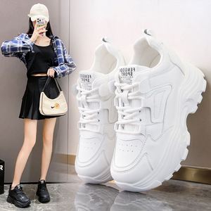 Zapatillas Deportivas con Plataforma Blanca DareSee, Calzado Elevado con Estilo, Versátiles para Mujeres de Baja Estatura y Festivales de Música - Product Image 1
