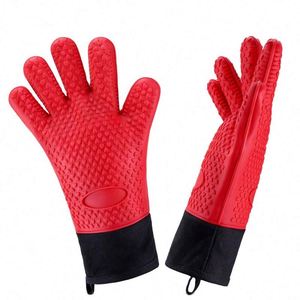 Gants de four en coton et silicone, résistants, pour la cuisine, personnalisables avec logo, style et couleur au choix - Product Image 1