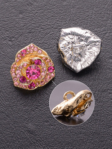 Sang Trọng Hoa Mô Hình Thủy Tinh Pha Lê Nước Kim Loại Nút Kẽm Hợp Kim Cơ Sở Với Mạ Điện Kết Thúc Cho Trang Trí Trang Phục - Product Image 4