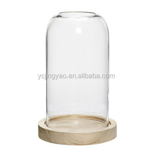 透明ガラスディスプレイカバードーム型クローシュ、穴付き、天然木製ベース - Product Image 1