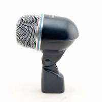 Microphone pour grosse caisse BETA52A - un microphone dynamique en métal pour grosse caisse, caisse claire et basse de haute qualité