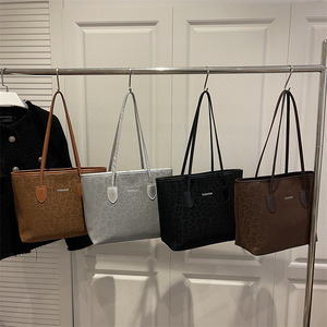 2026 Nieuwe Winter Casual Retro Dames Handtas met Grote Capaciteit en Luipaardprint Tote <span class=keywords><strong>Bag</strong></span> - Product Image 1