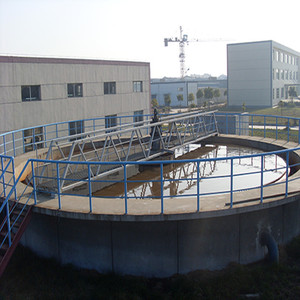 Machine à gratter pour les boues des stations d'épuration, réservoir de sédimentation, entraînement périphérique, type semi-pont rotatif, 15 kW, 380 V - Product Image 1