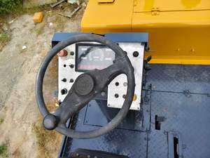 Pavimentadora de asfalto con ruedas de 2-4,5 m usada con componentes de núcleo de motor y bomba 240 t/<span class=keywords><strong>h</strong></span> 73.5kw para carreteras de construcción - Product Image 5