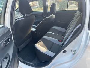 <span class=keywords><strong>Toyota</strong></span> <span class=keywords><strong>Yaris</strong></span> L Usado Económico, Auto Compacto de Gasolina 1.5L CVT - Product Image 5