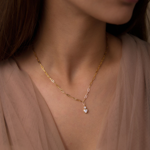 Collana Personalizzata in Acciaio Inox 316L Placcato Oro 18K PVD con Catena a Graffetta e Ciondolo a Cuore con Zirconi Cubici - Product Image 1