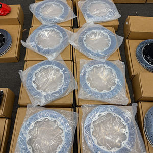 Disques en carbone traités thermiquement, personnalisables avec les données du véhicule, disques flottants adaptés aux courses sur circuit et à la conduite en montagne - Product Image 1