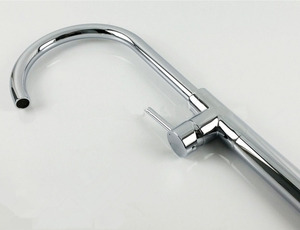 Douche sur pied en laiton poli à poignée unique avec jet de pluie à noyau céramique pour hôtels et appartements, design moderne HD-61012 Floo - Product Image 6