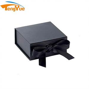 Boîte d'emballage cadeau magnétique noire élégante avec ruban pour la Saint-Valentin Type de dossier de doublure en éponge élégante imprimée sur mesure - Product Image 3