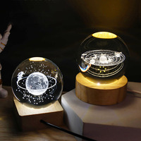 Boules de cristal 60 mm gravées au laser 3D, lampe boule de cristal artisanale, boule de cristal du système solaire personnalisée avec base lumineuse LED
