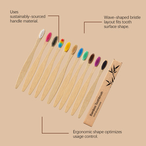 Brosse à dents en bambou biodégradable en gros avec poils souples, couleur bois foncé, avec étui de rangement et pochette - Product Image 5
