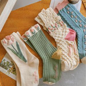 Vente <span class=keywords><strong>en</strong></span> gros de chaussettes graphiques florales tulipes de printemps chaussettes élégantes <span class=keywords><strong>en</strong></span> coton à fleurs pour femmes chaussettes - Product Image 3