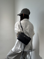 Sac bandoulière de luxe en cuir véritable de daim, sans marque, pour usage quotidien, idéal comme cadeau d'entreprise VIP ou exécutif