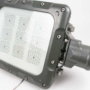 Lámpara LED a Prueba de Explosiones de 100W-200W para Alumbrado Público, Modelo OHBF8260, Certificación ATEX CE, 2025 - Product Image 4