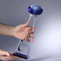 Trophée en cristal jaune transparent bleu diamant avec impression UV, design gravé portable pour les sports et les jeux