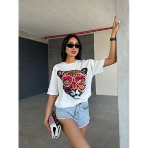 T-shirt pour femme à imprimé tigre, manches régulières, 100% coton, jersey respirant, coupe ajustée - Product Image 1