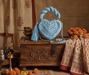 Bolso de Ganchillo con Adorno de Corazón – Bolso de Hombro Boho Azul Cielo Étnico y Elegante con Perlas y Dos Correas, Tejido con Cordón de Algodón - Product Image 4