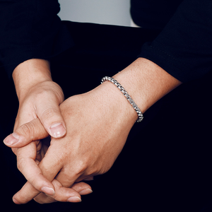 Bracciale a catena a maglie quadrate in titanio puro di grado medicale con design regolabile, gioiello classico minimalista per uomo e donna, conforme alle norme. - Product Image 6