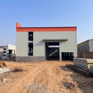 Bâtiment préfabriqué en structure métallique à faible coût pour atelier minier, entrepôt d'équipement et usine industrielle en Afrique - Product Image 3