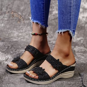 Women's Retro Casual Flower Wedge Slippers Cross-Border Trade Plus Size Spring Summer New One-Strap Platform Design - Product Image 4