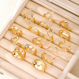 Anillo de Oro con Diseño de Lágrima Irregular y Líneas Doradas Exageradas, Protección Ambiental, Venta al por Mayor Transfronteriza - Product Image 4