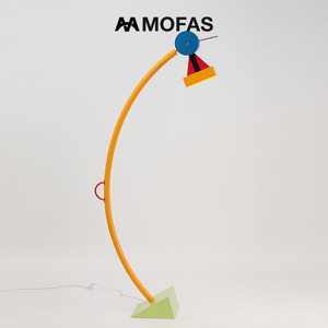 Lámpara de Pie de Diseño Creativo Estilo Memphis, Colorida, Geométrica, de Dibujos Animados, para Sala de Estar, Dormitorio, Arte Infantil, Hecha de Hierro - Product Image 2