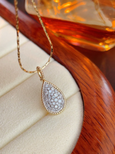 Xinfly 2026 Nuevo Colgante de Lujo de Oro de 18K con Diamante Natural en Forma de Gota de Agua, Joyería Fina de Moda para Mujer, Colgante para Boda o Fiesta - Product Image 5