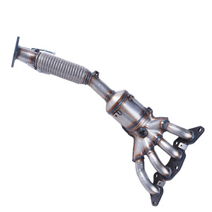 Convertisseur catalytique avant avec collecteur d'échappement pour <span class=keywords><strong>Ford</strong></span> <span class=keywords><strong>Focus</strong></span> 2012-2018 L4 2.0L - Product Image 4