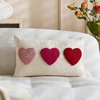 Housse de coussin brodée en forme de cœur rouge pour couple, coussin décoratif pour la Saint-Valentin, cadeau romantique pour les couples