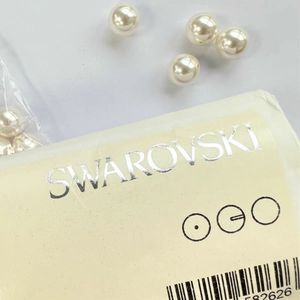 Perles en strass <span class=keywords><strong>Swarovski</strong></span> 5818 de haute qualité, parfaites pour la création de broches élégantes pour marié, garçons d'honneur et tenues de mariage - Product Image 3