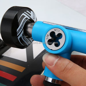Herramientas <span class=keywords><strong>de</strong></span> reparación <span class=keywords><strong>de</strong></span> monopatín multifunción T-Sd llave <span class=keywords><strong>de</strong></span> rueda eléctrica accesorios semiautomáticos para cuatro ruedas para adultos - Product Image 6