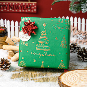 Papel de Regalo Verde con Diseño de Árbol de Navidad y Lámina Dorada, Rollo de Papel Artístico de Doble Cara para Envolver Regalos Navideños - Product Image 2