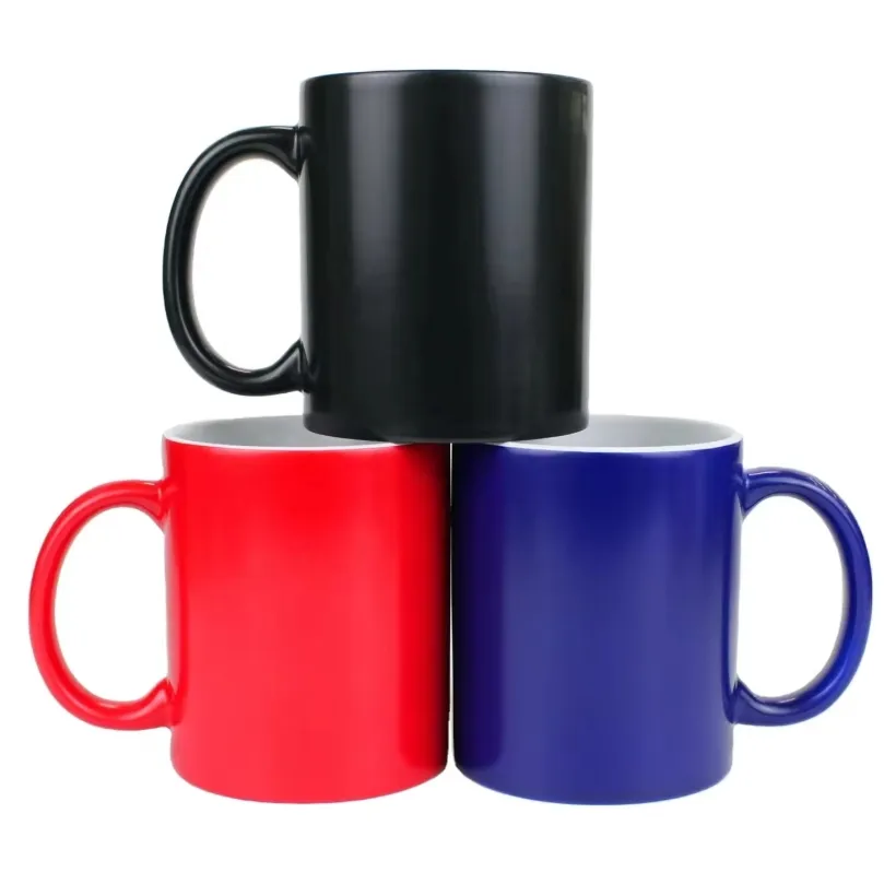 Prezzi all'ingrosso Logo personalizzato blu nero rosso ceramica di colore che cambia le tazze magiche di sublimazione