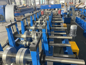 China Beste Sandwichpaneel Vormmachine Breedte Verstelbare Wandpaneel Rolvormmachine - Product Image 5