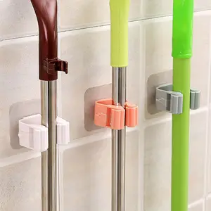 Porta scopa per mocio portaoggetti autoadesivi con impugnatura per mocio appendiabiti per scopa a parete portautensili per cucina e giardino